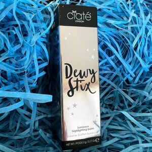 NIB Ciaté London Dewy Stix Luminous Highlighting Balm in Glow